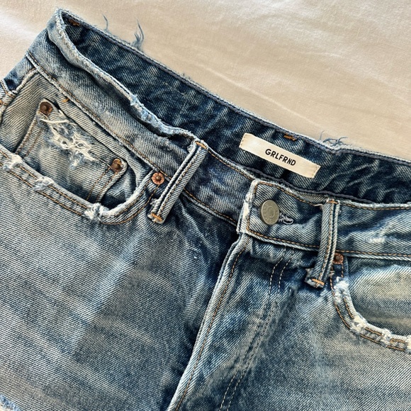 grlfrnd denim shorts | style: Cindy color: Stoned - Picture 2 of 5